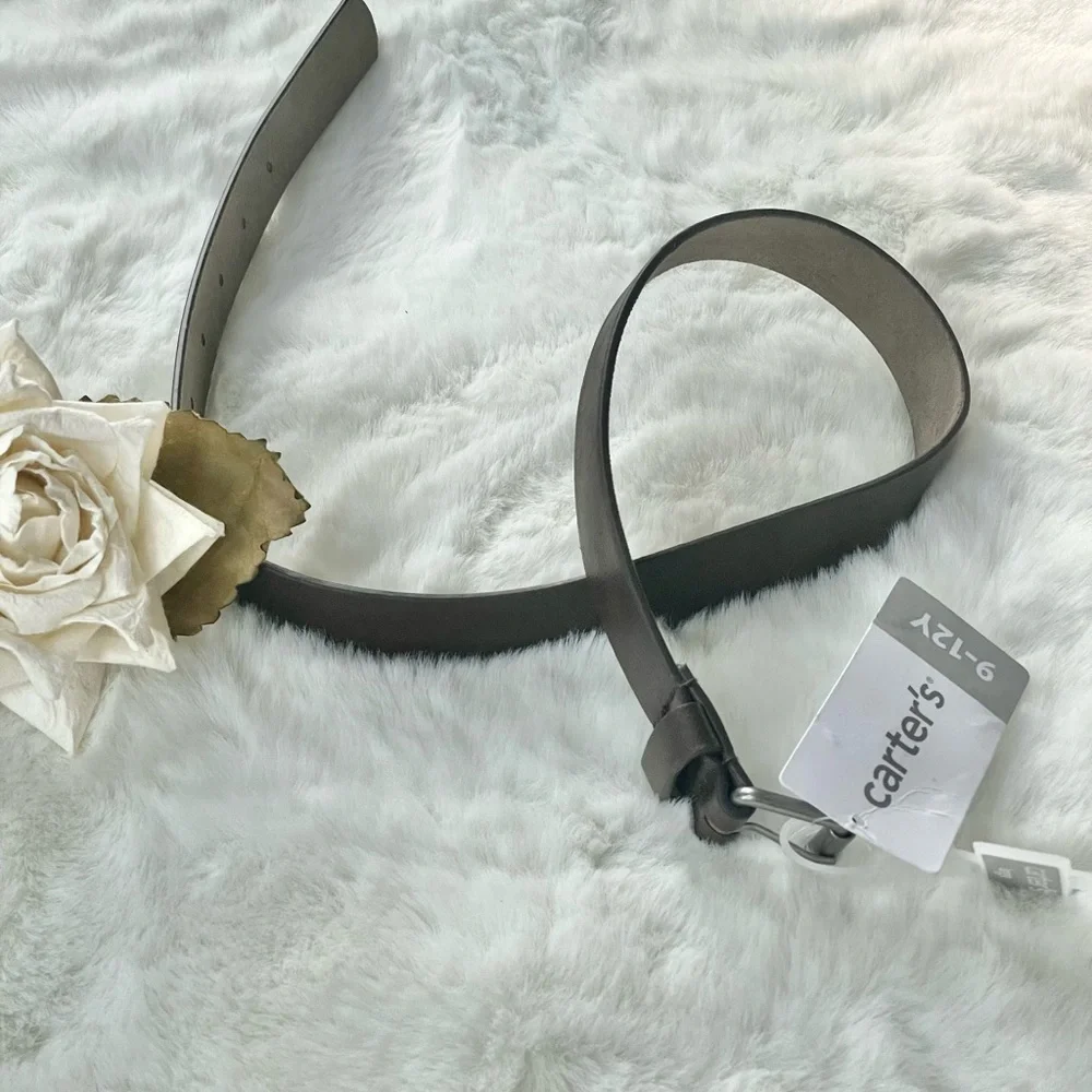 New w/tags CARTER’S KIDS BELT BROWN w/silver hardware 5 holes SZ 9-12Y Aprox 29”